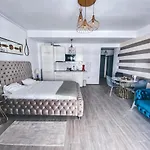 Mamaia Luxury Studio Apartment T