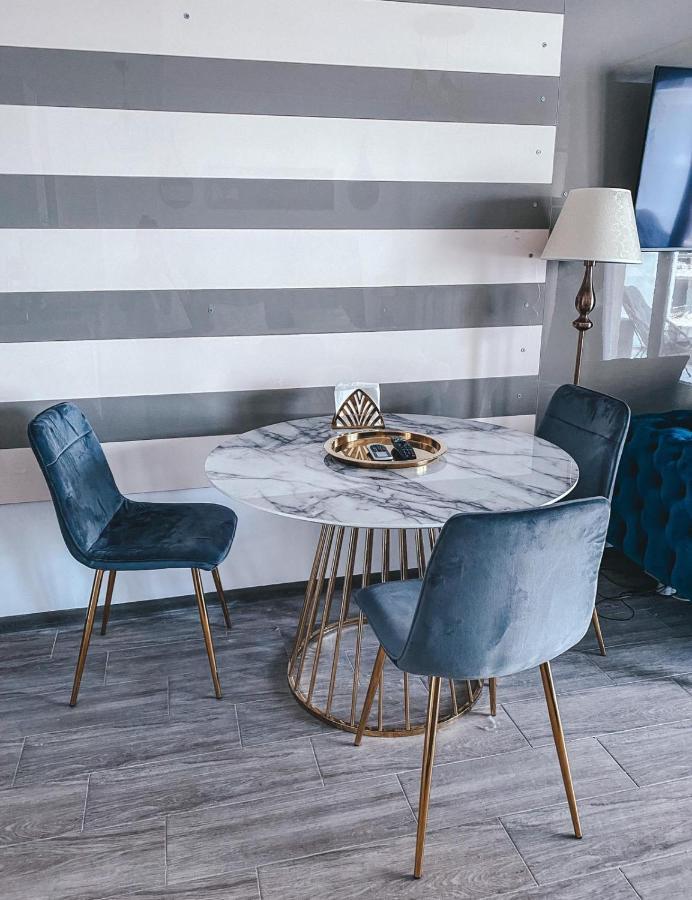 Luxury Studio T Mamaia